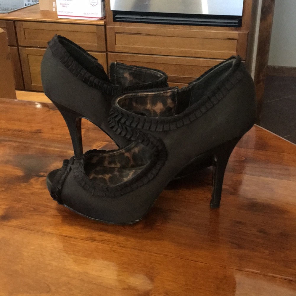 Gorgeous Black ruffled Betsey Johnson Booties